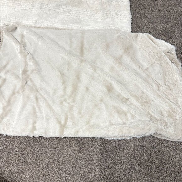 Frye Soft Plush Comforter Set - Picture 12 of 12